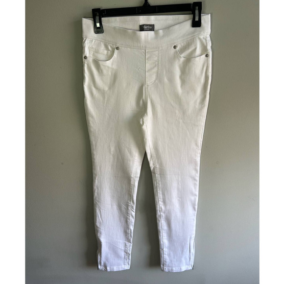 Martha Stewart White Jeans Stretch Waist band and pockets Size 6P Skinny - Picture 1 of 11